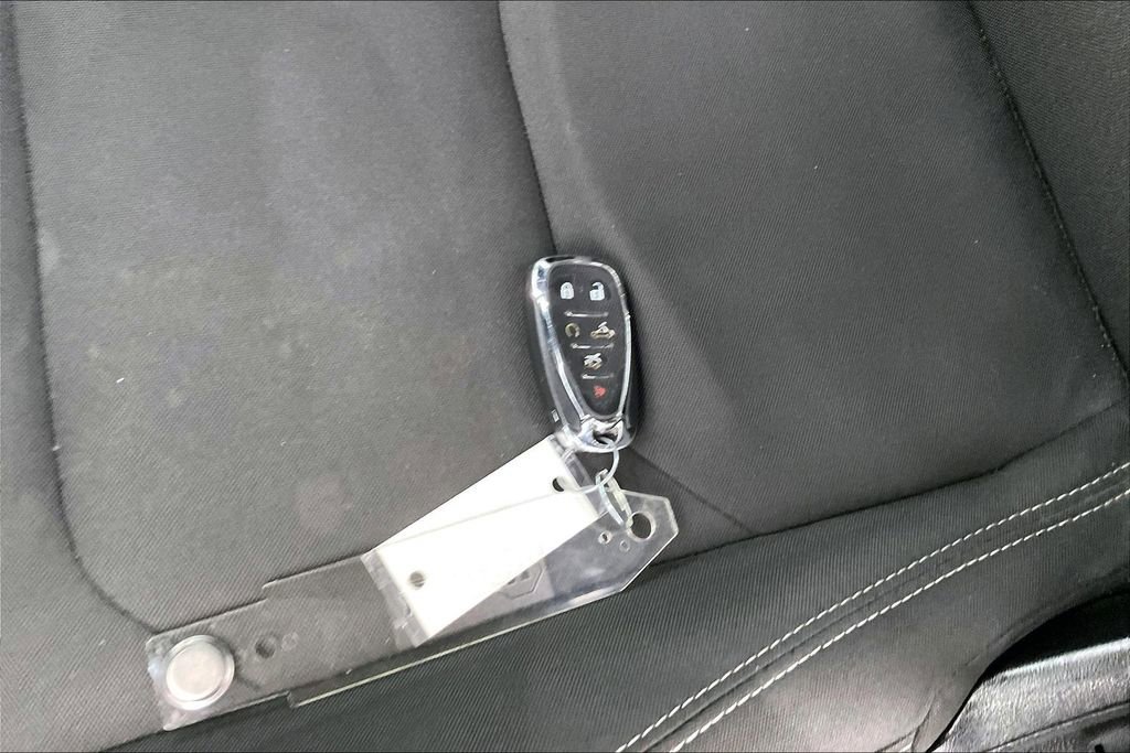 Used 2020 Chevrolet Camaro LT RWD image 10
