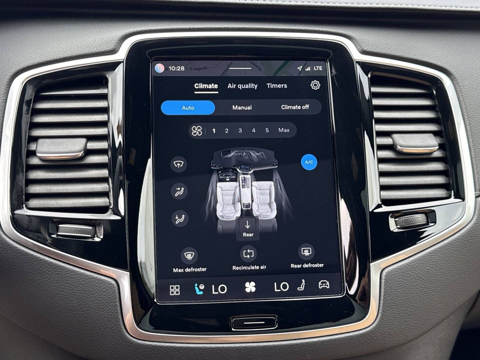 Certified 2024 Volvo XC90 B6 Ultimate w/ Protection Package Premier AWD/4WD image 21
