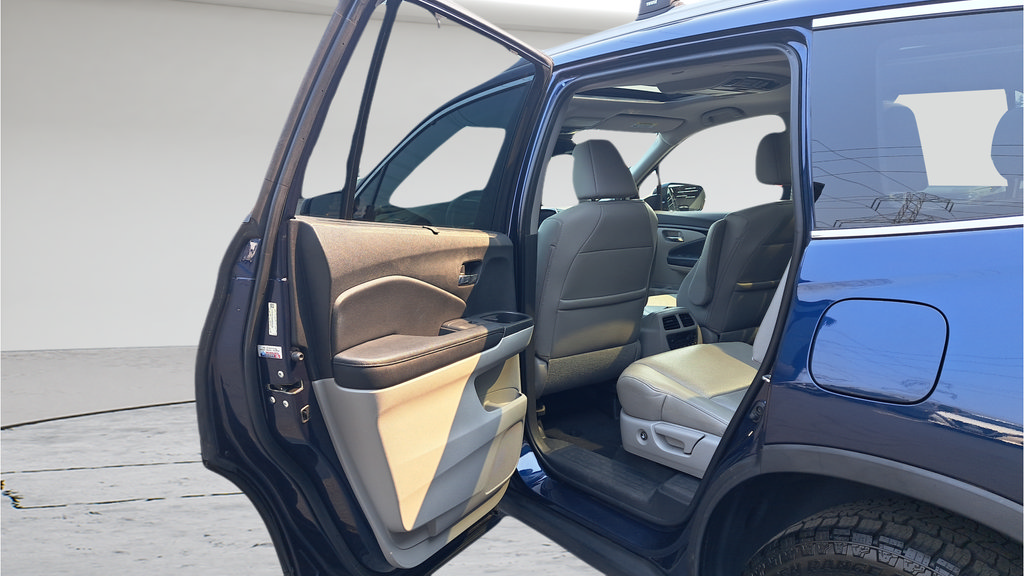 Used 2016 Honda Pilot Elite image 11