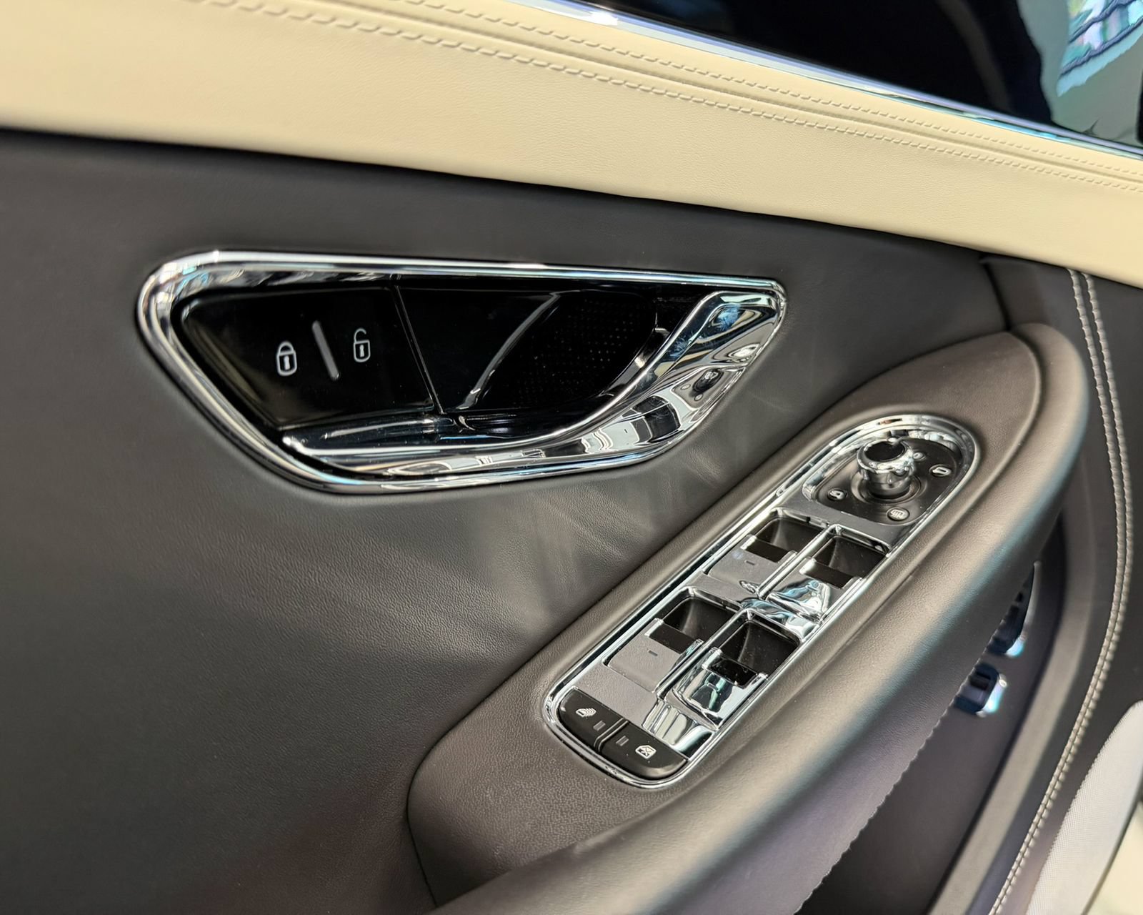 Used 2023 Bentley Continental GT S AWD/4WD image 12