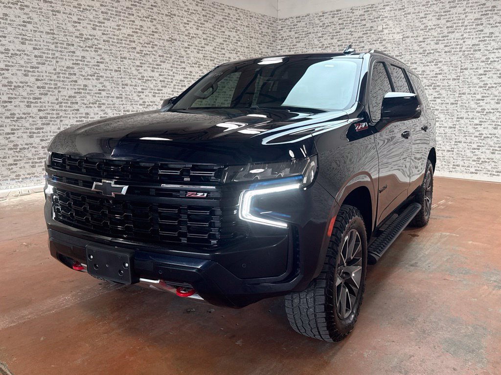 Used 2023 Chevrolet Tahoe Z71 w/ Luxury Package AWD/4WD image 3