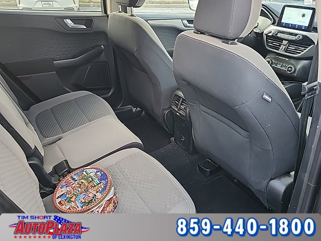Used 2020 Ford Escape SE image 16