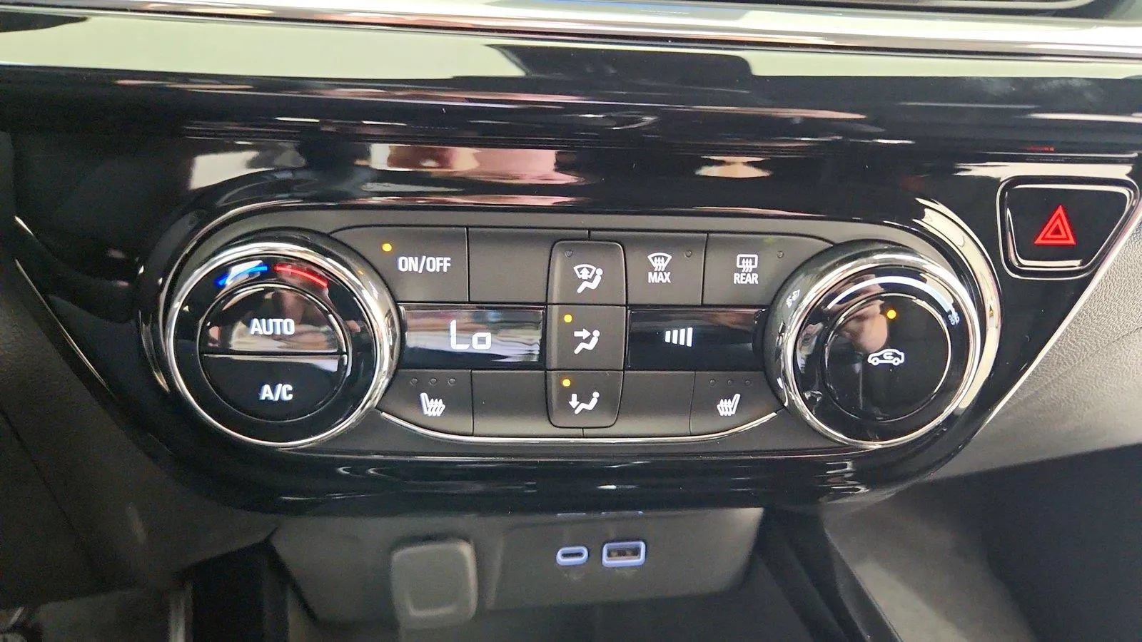 New 2026 Chevrolet Trax RS w/ Driver Confidence Package FWD image 22
