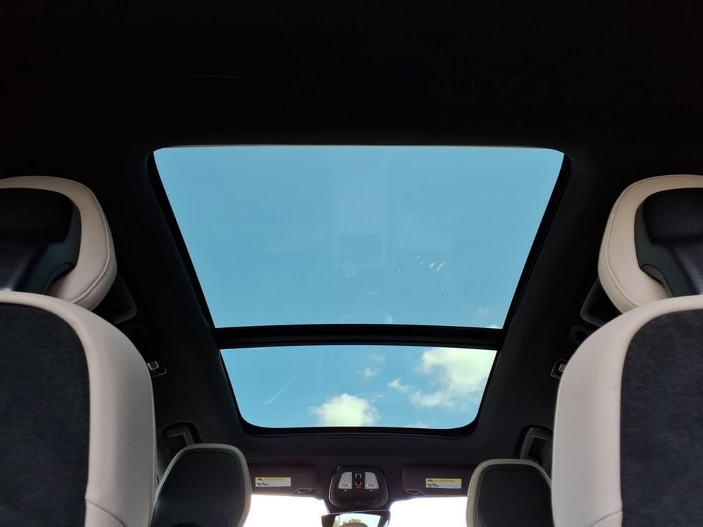 Certified 2026 Volvo XC90 B6 Plus AWD/4WD image 24