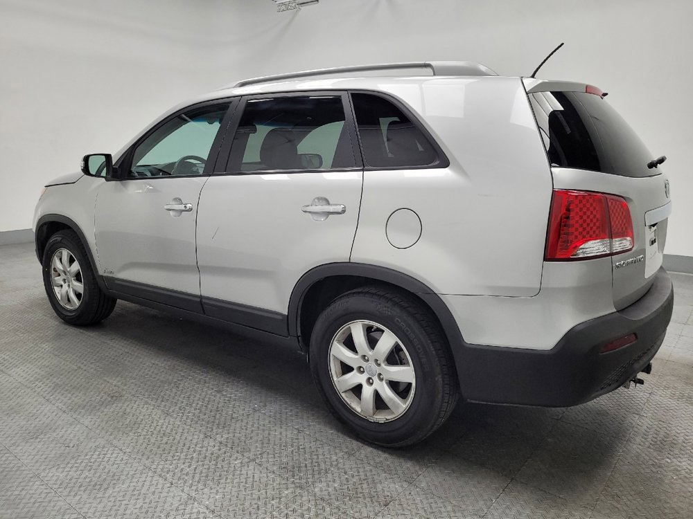 Used 2013 Kia Sorento LX w/ Convenience Pkg image 3