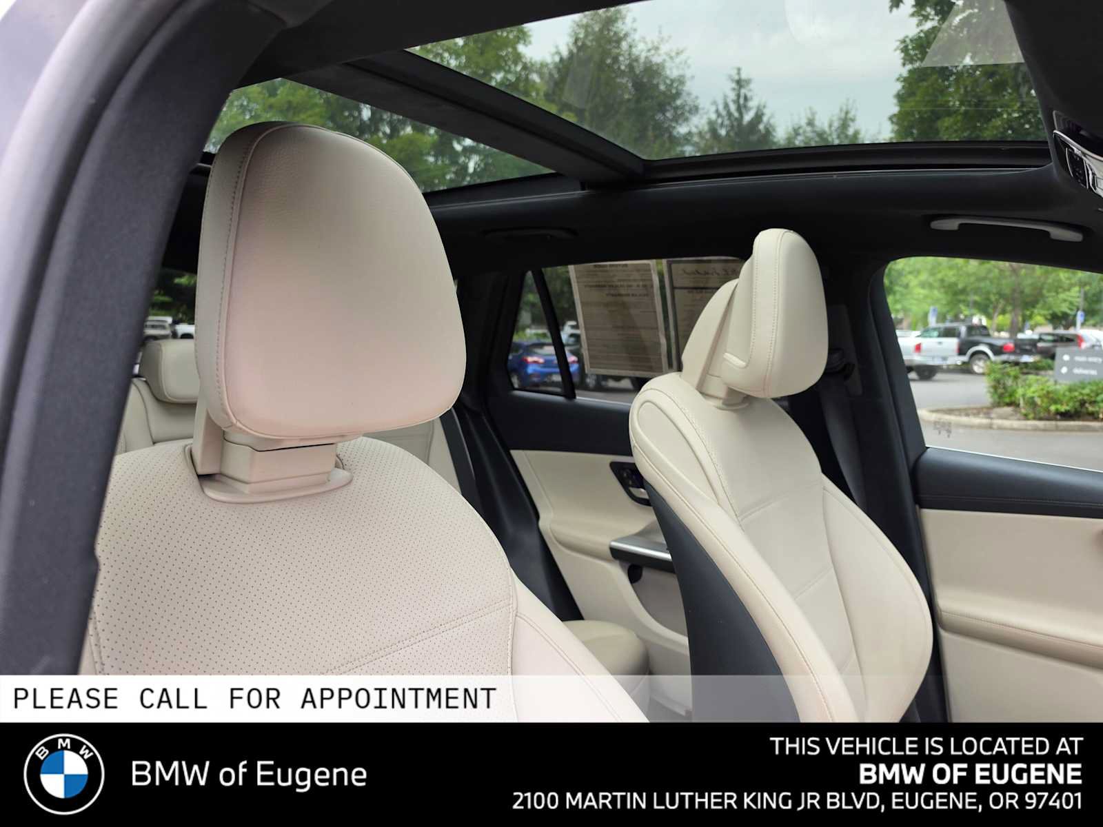 Used 2024 Mercedes-Benz GLC 300 4MATIC image 13