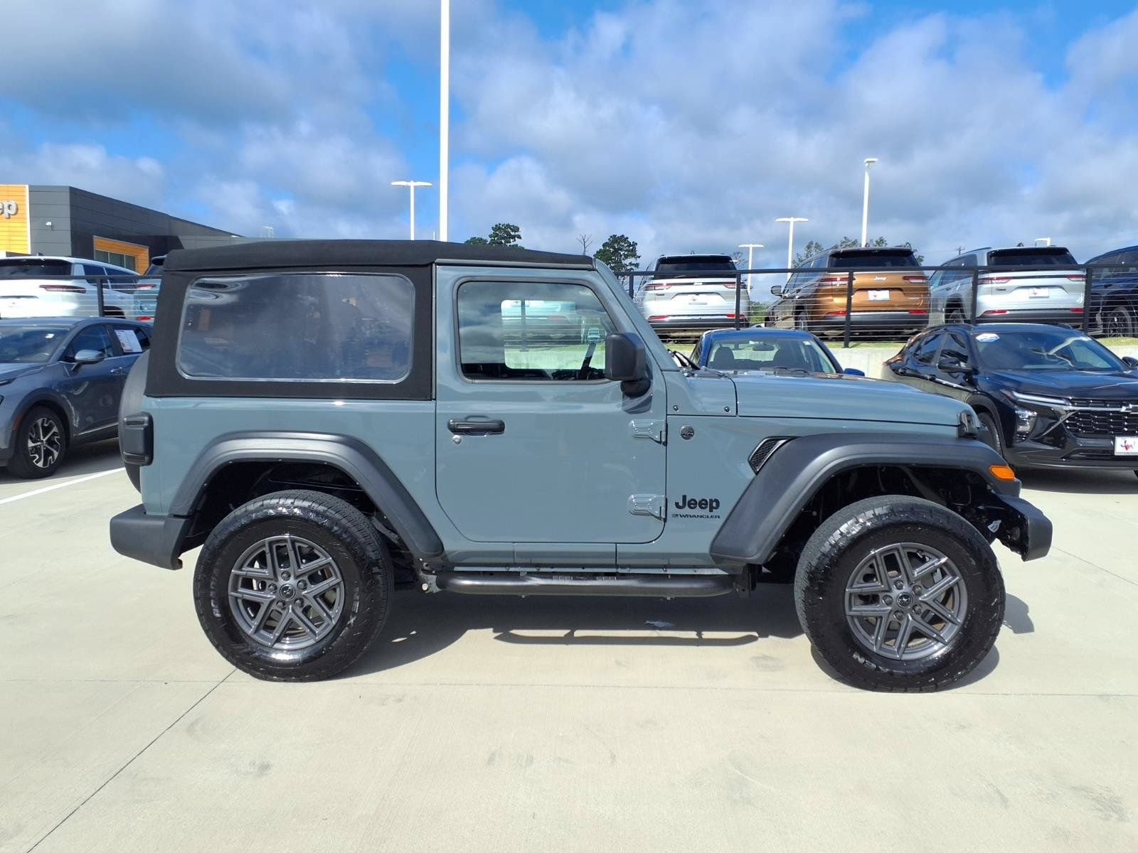 Used 2024 Jeep Wrangler Sport AWD/4WD image 5