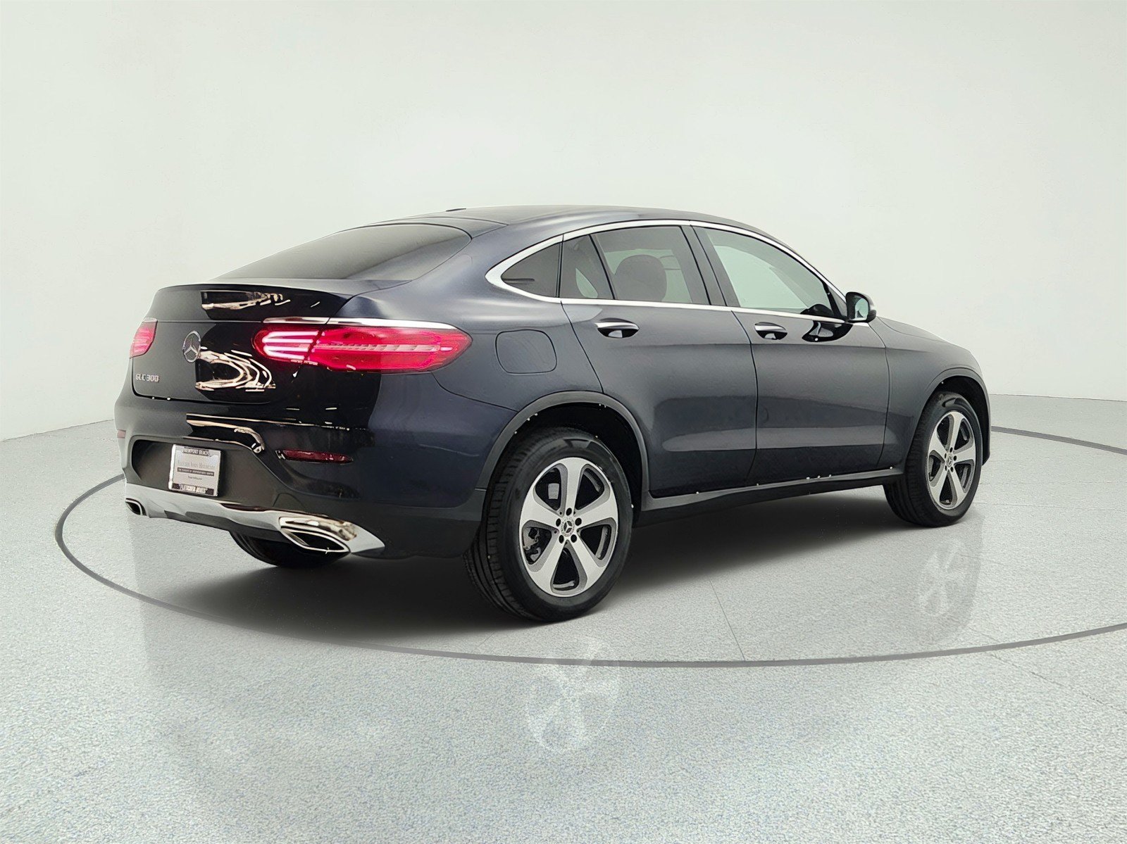 Used 2017 Mercedes-Benz GLC 300 4MATIC Coupe image 5