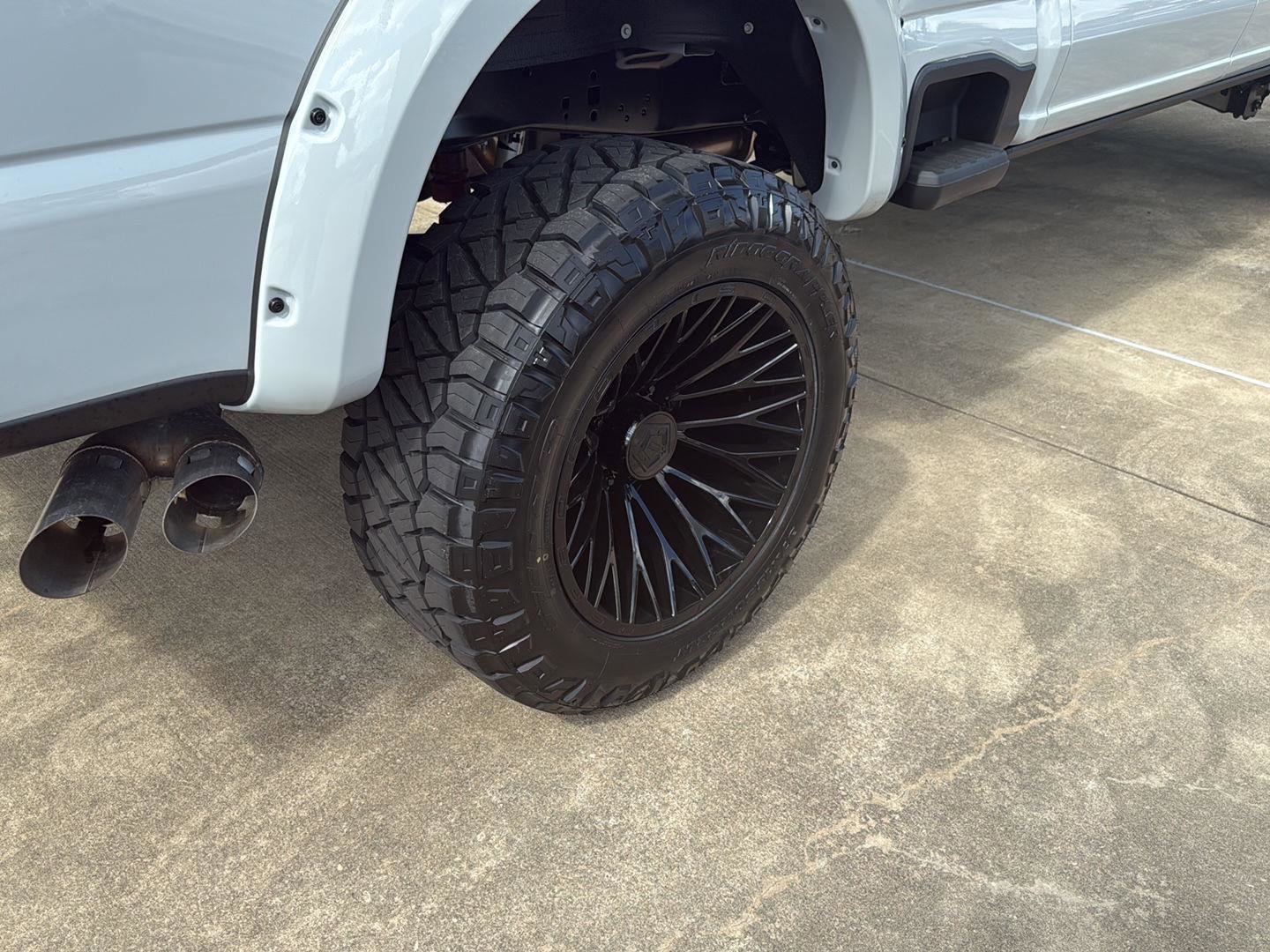 New 2026 Ford F250 Lariat w/ FX4 Off-Road Package image 4