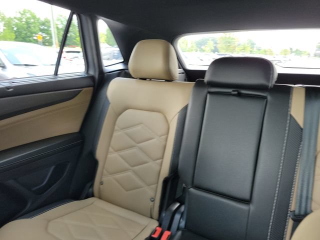 Used 2024 Volkswagen Atlas Cross Sport SE FWD image 10