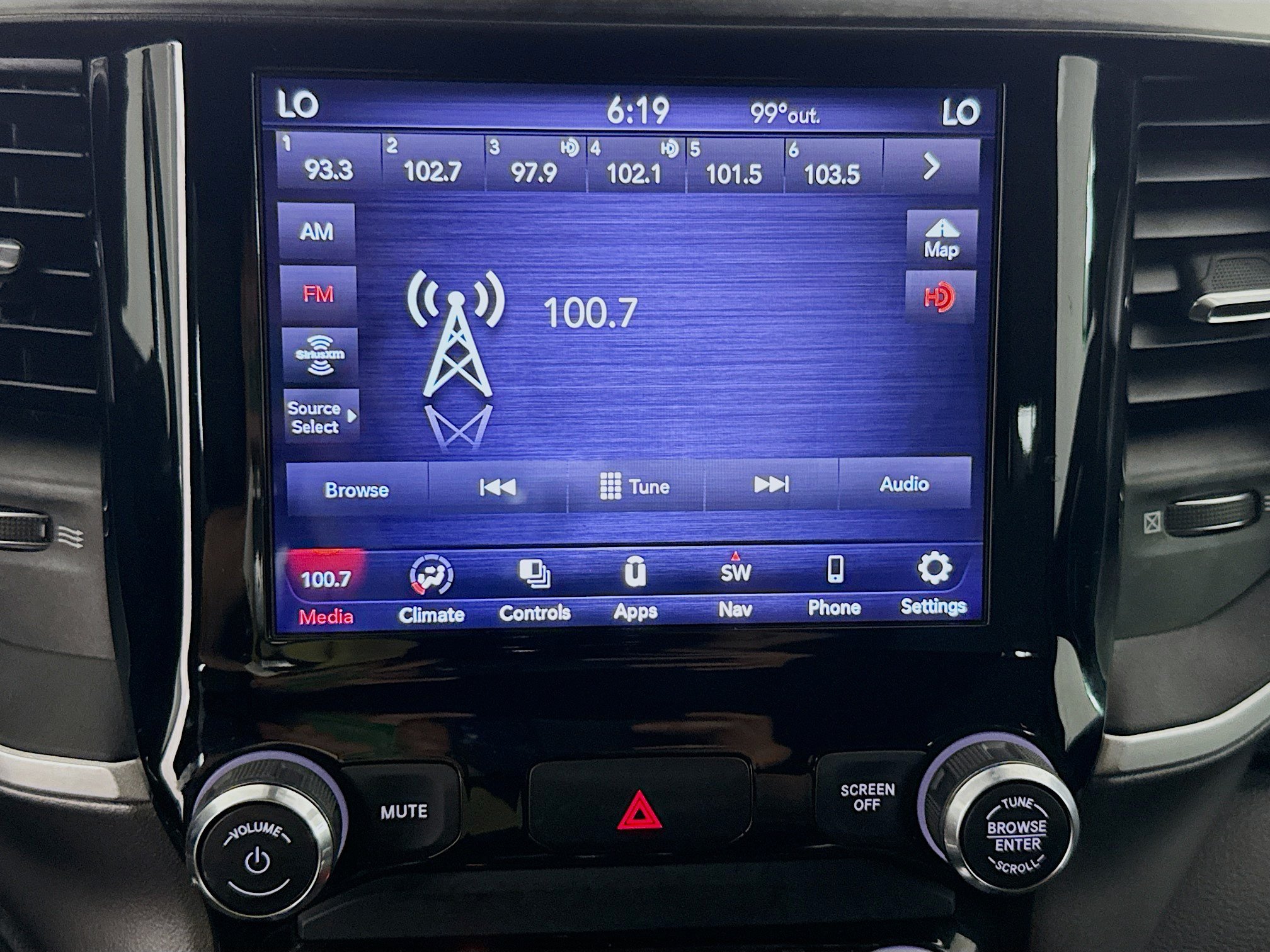 Used 2020 RAM 1500 Big Horn RWD image 16