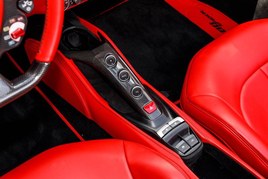 Used 2018 Ferrari 488 Spider image 28
