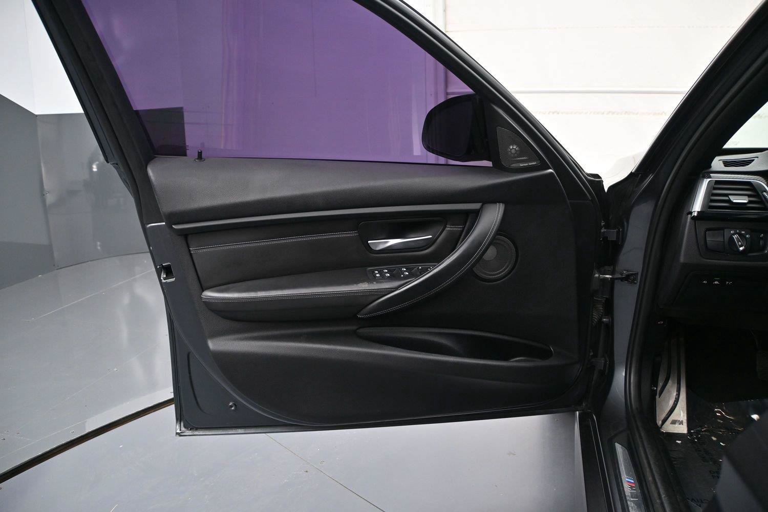 Used 2017 BMW M3 RWD image 8
