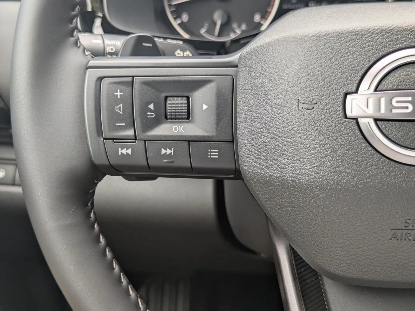 New 2026 Nissan Pathfinder SV FWD image 17