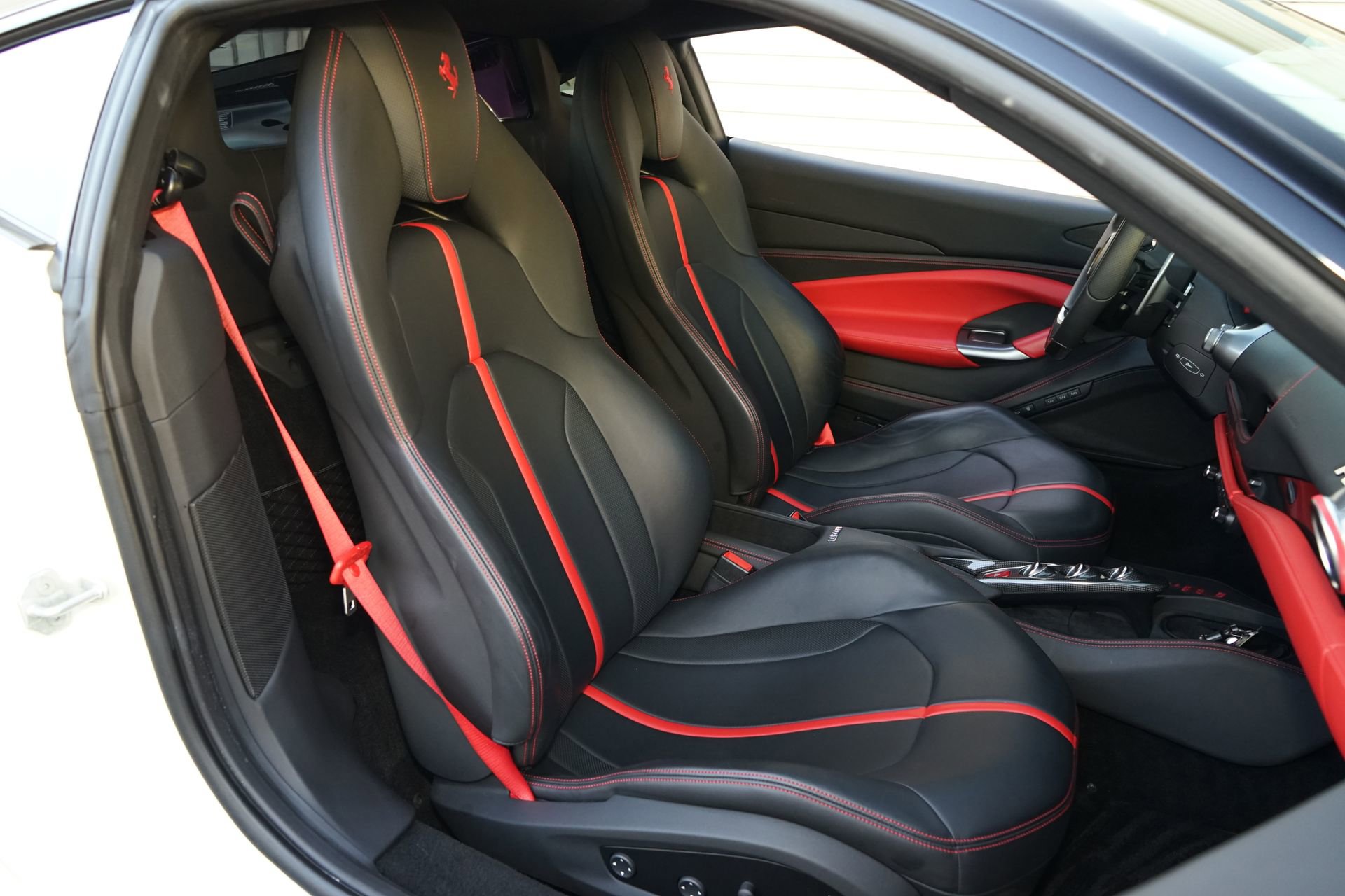 Used 2022 Ferrari F8 Tributo image 12