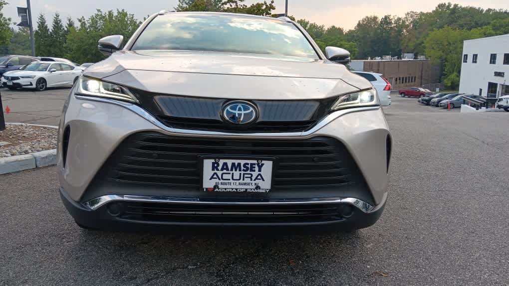 Used 2021 Toyota Venza XLE w/ Softex Package AWD/4WD image 8