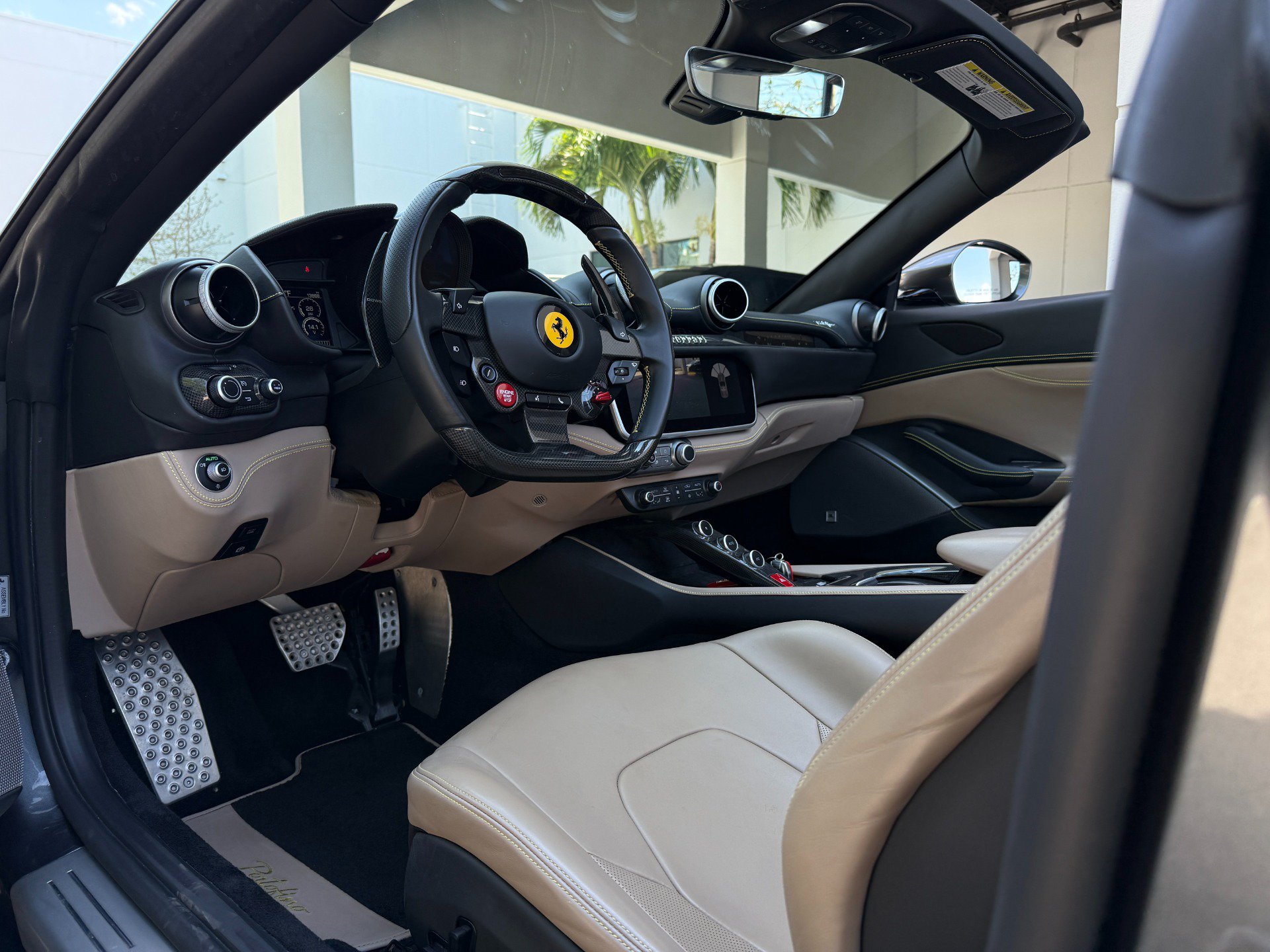Used 2019 Ferrari Portofino RWD image 30