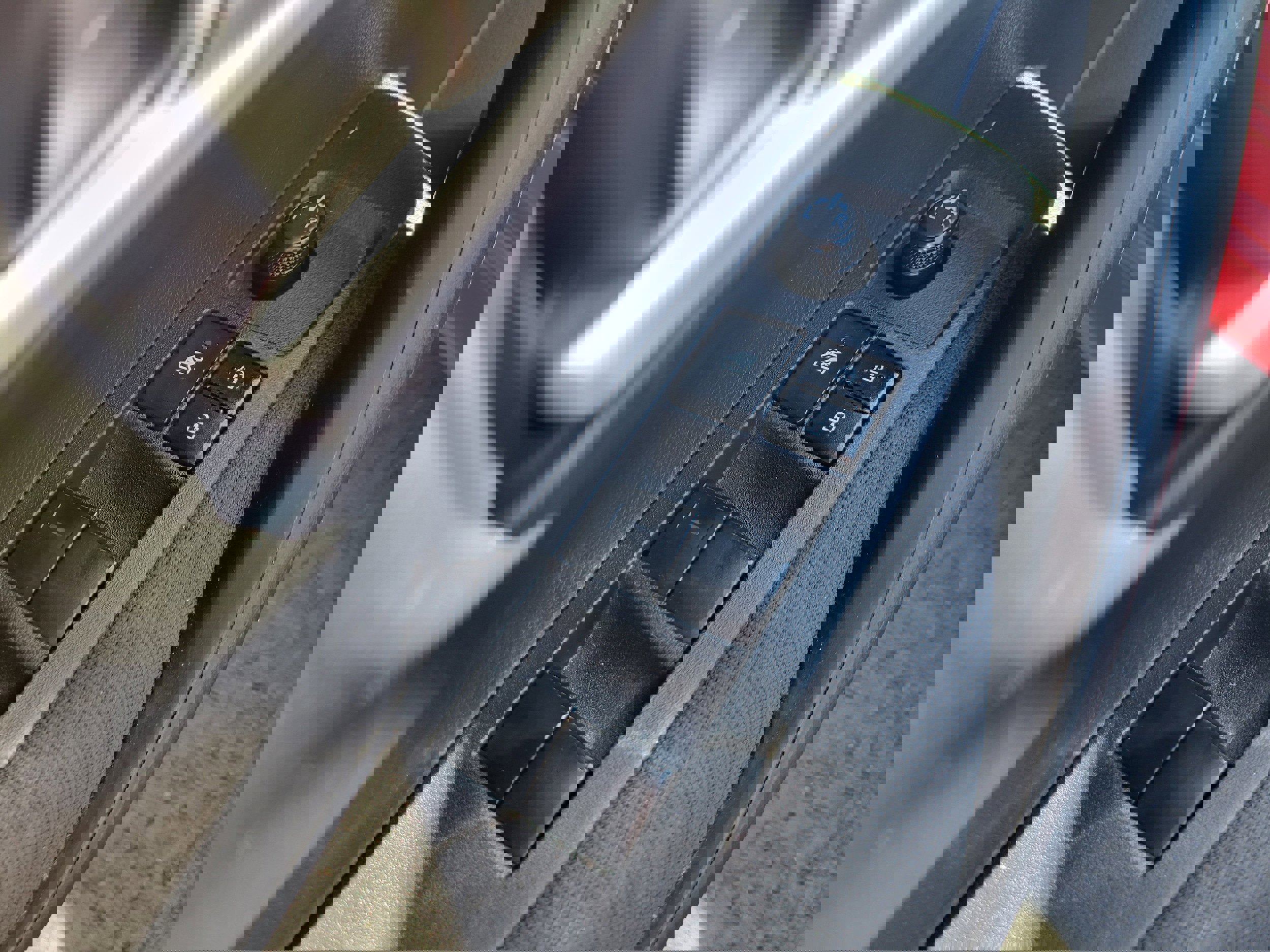 Used 2020 Toyota Corolla LE image 26