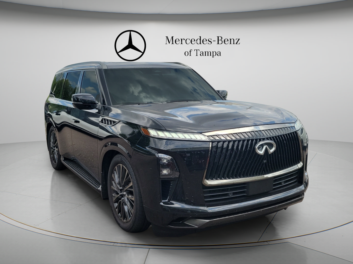 Used 2026 INFINITI QX80 Autograph w/ Premium Cargo Package AWD/4WD image 4