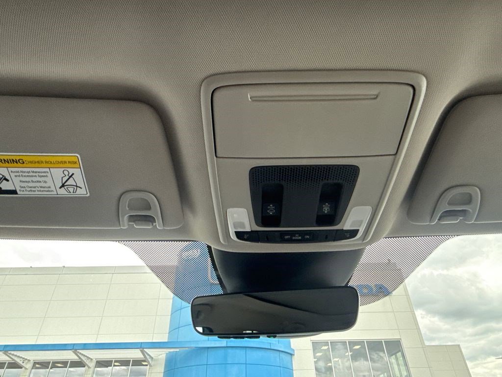 Certified 2024 Honda Pilot Elite image 36