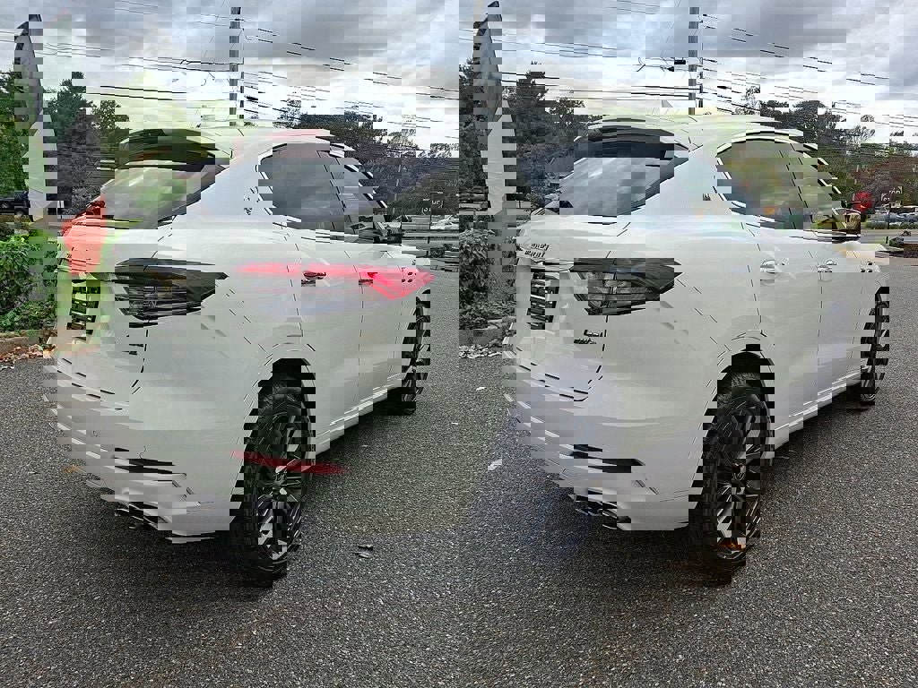 New 2024 Maserati Levante GT Ultima image 24