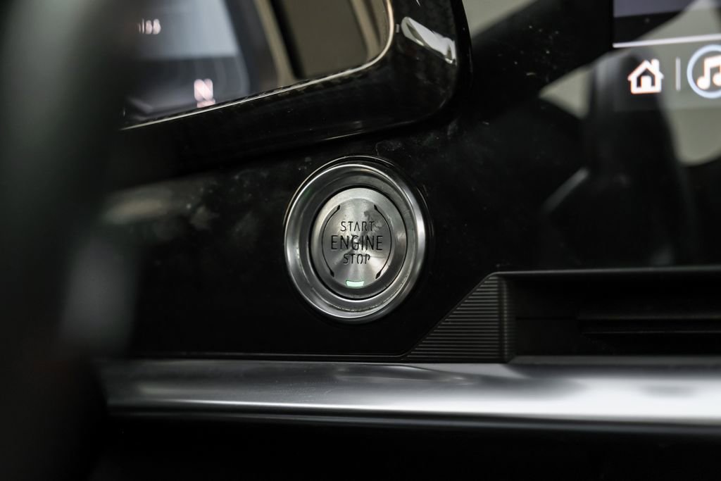 Used 2022 Chevrolet Corvette Stingray Premium Conv w/ Z51 Performance Package image 18