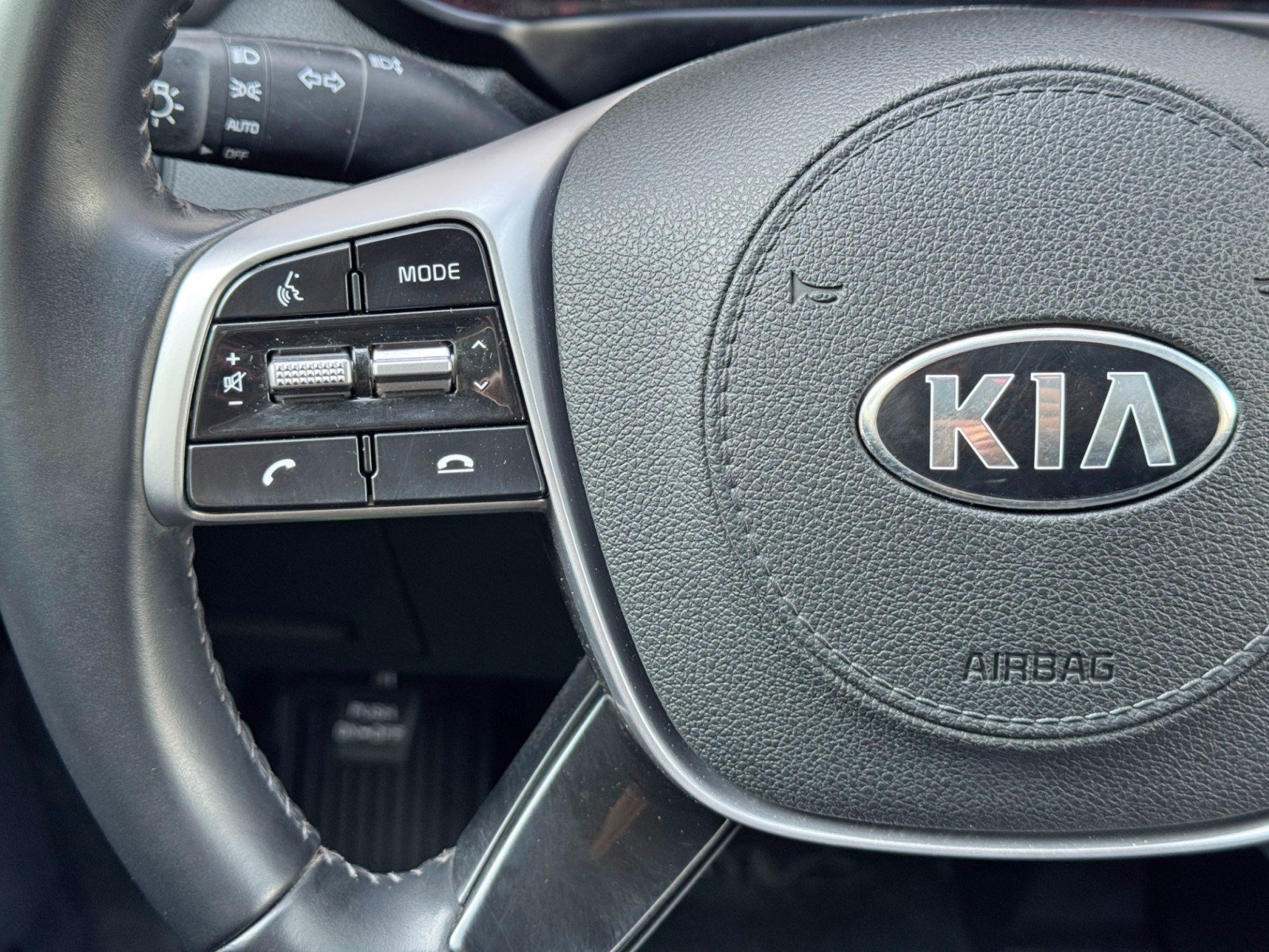 Used 2020 Kia Sorento S FWD image 19