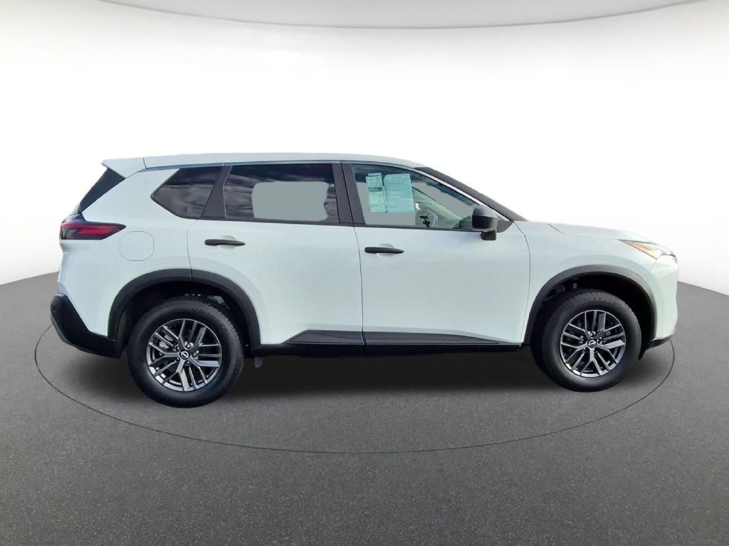 Used 2023 Nissan Rogue S FWD image 4