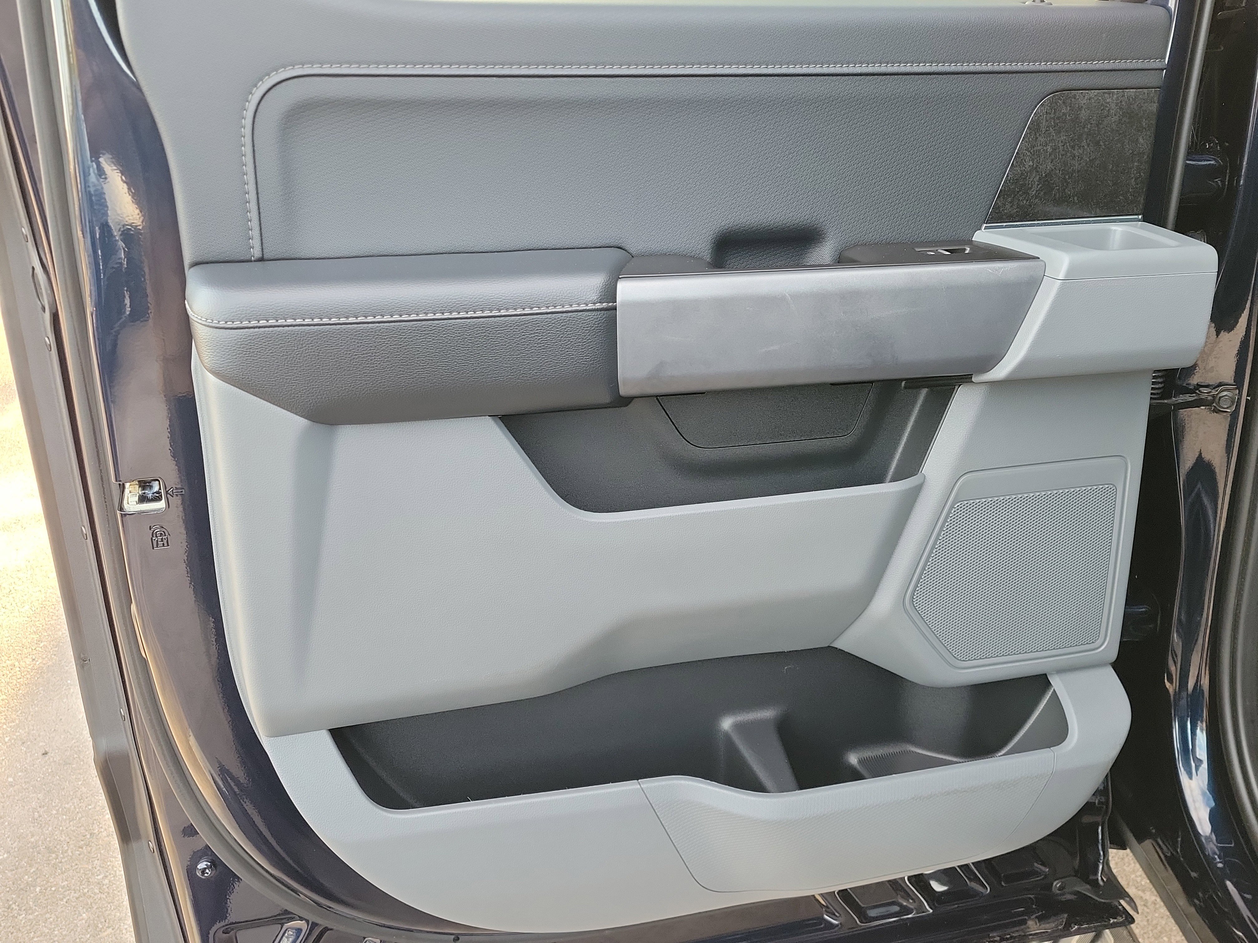 Used 2022 Ford F150 XLT w/ Equipment Group 301A Mid image 7