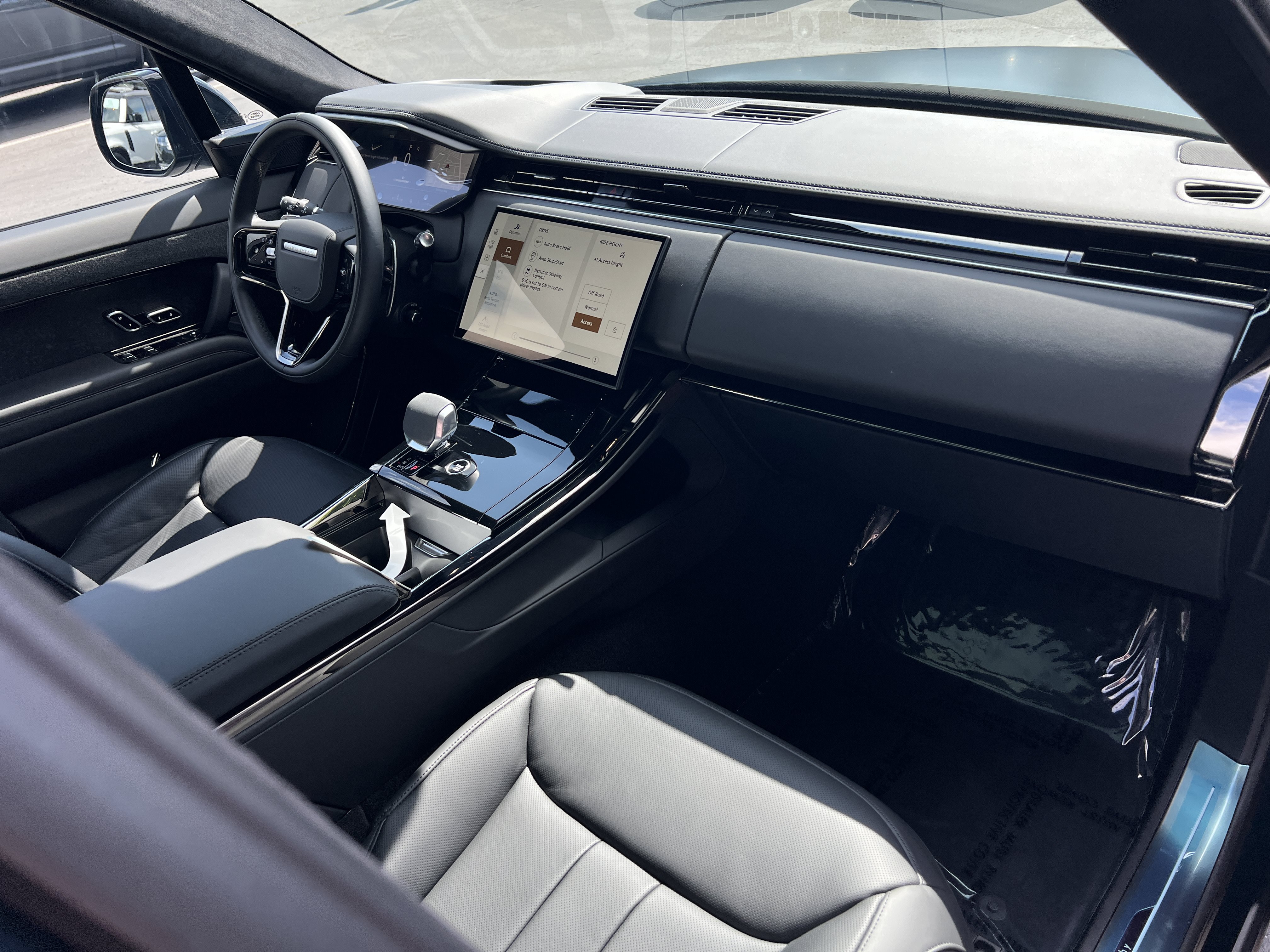 New 2025 Land Rover Range Rover Sport Autobiography AWD/4WD image 11