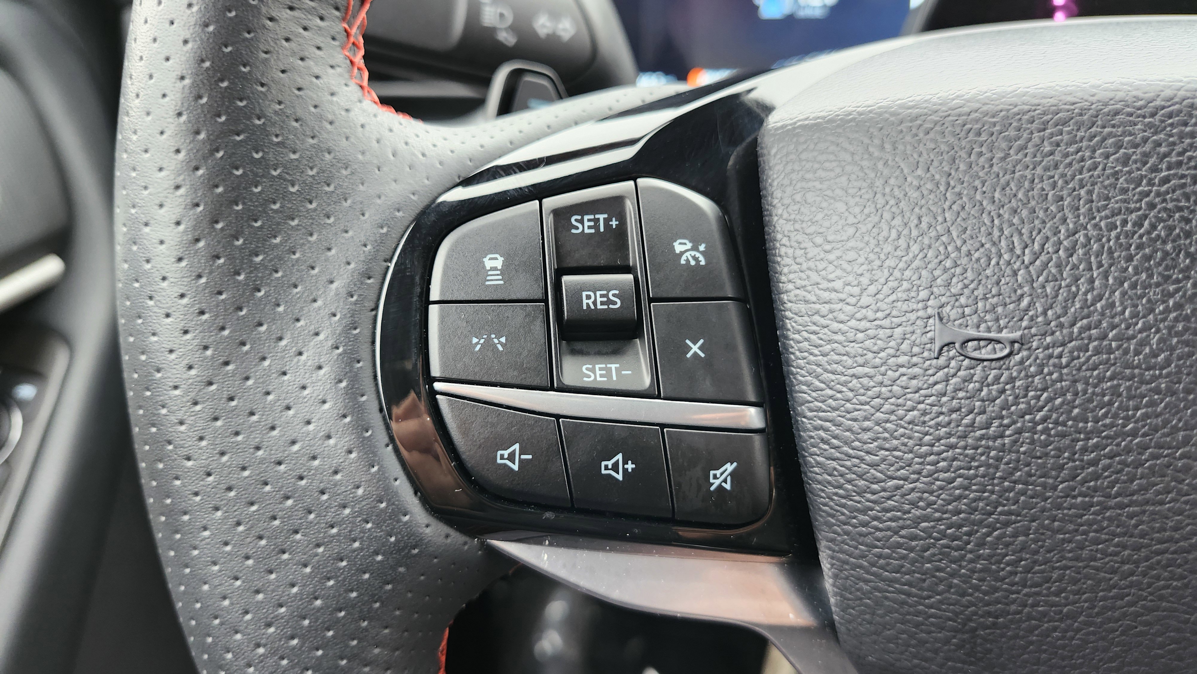 Used 2025 Ford Explorer ST w/ Sun And Sound Package image 40