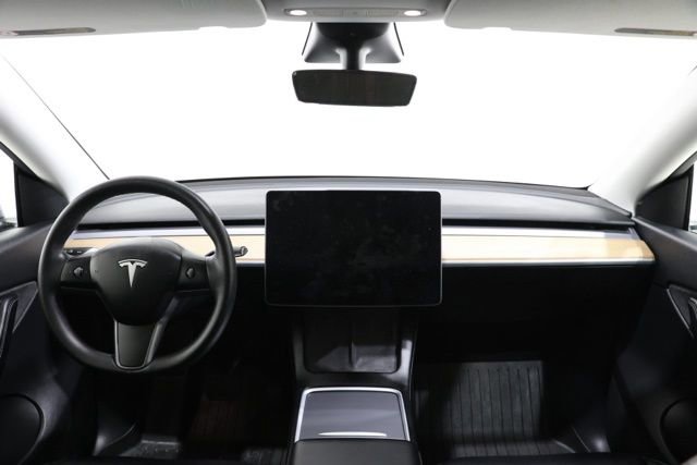 Used 2021 Tesla Model Y Long Range image 13