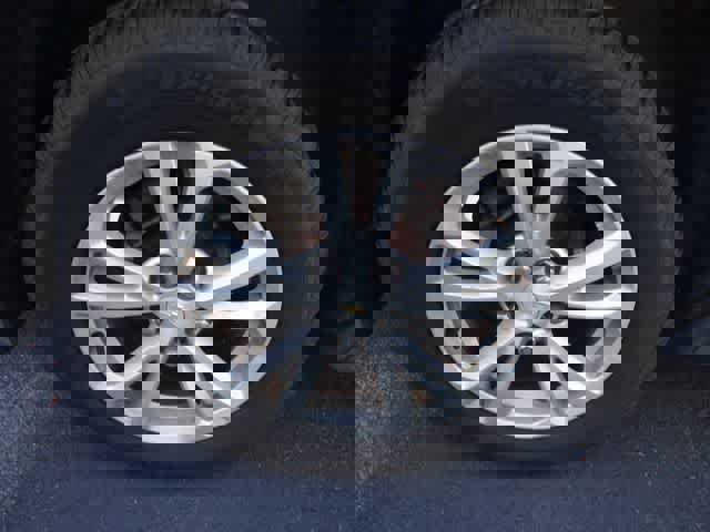 Used 2016 Chevrolet Equinox LT w/ Convenience Package image 14