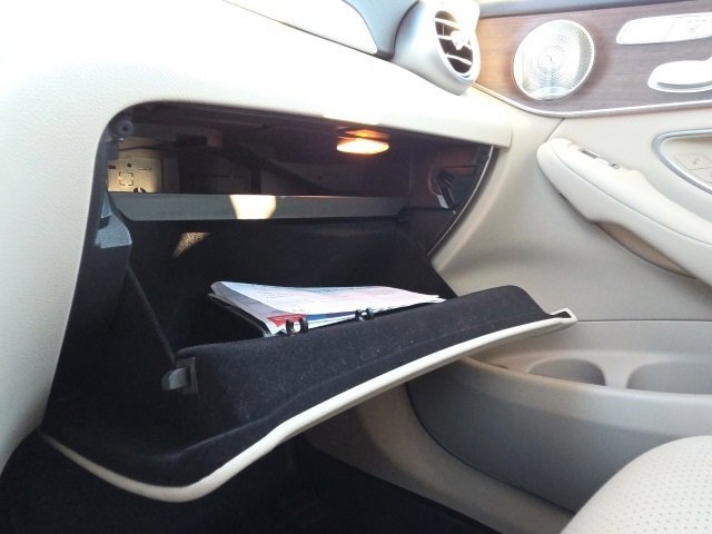 Used 2021 Mercedes-Benz GLC 300 4MATIC image 32