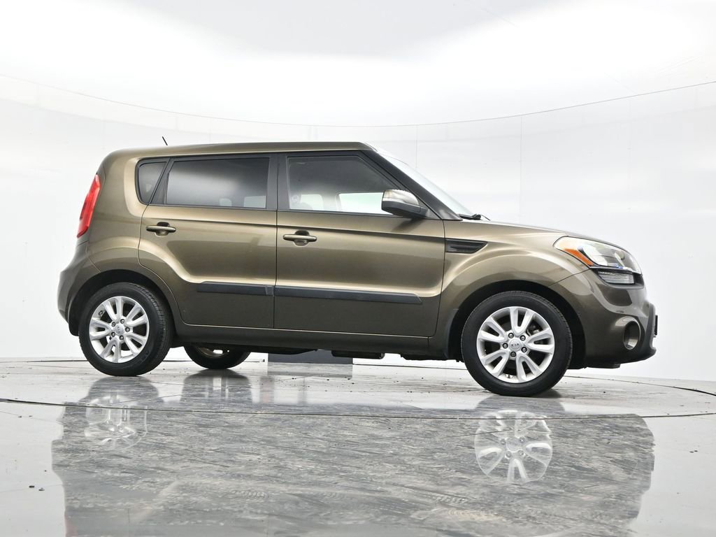 Used 2013 Kia Soul + image 42