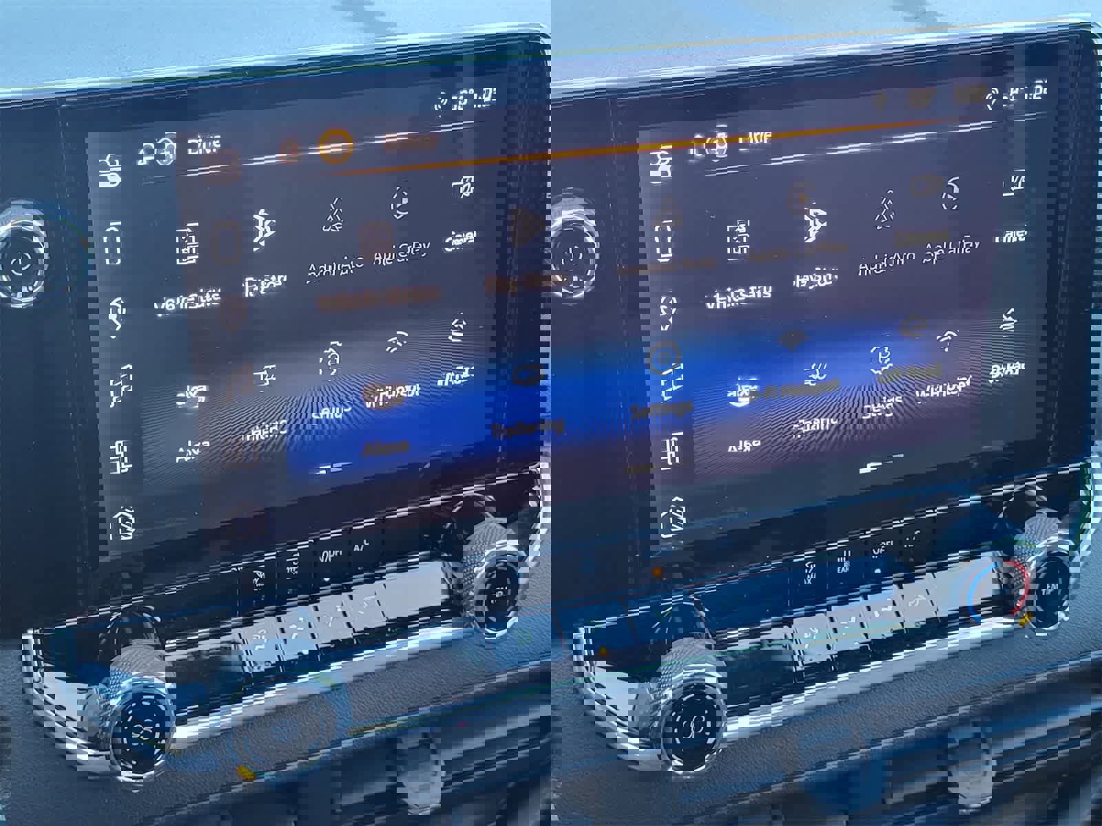 Used 2024 Chevrolet Colorado Trail Boss w/ Technology Package image 16