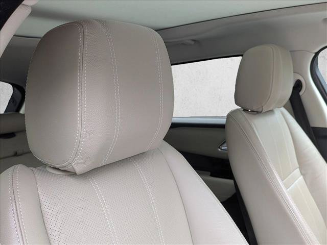 Used 2018 Land Rover Range Rover Velar S AWD/4WD image 14