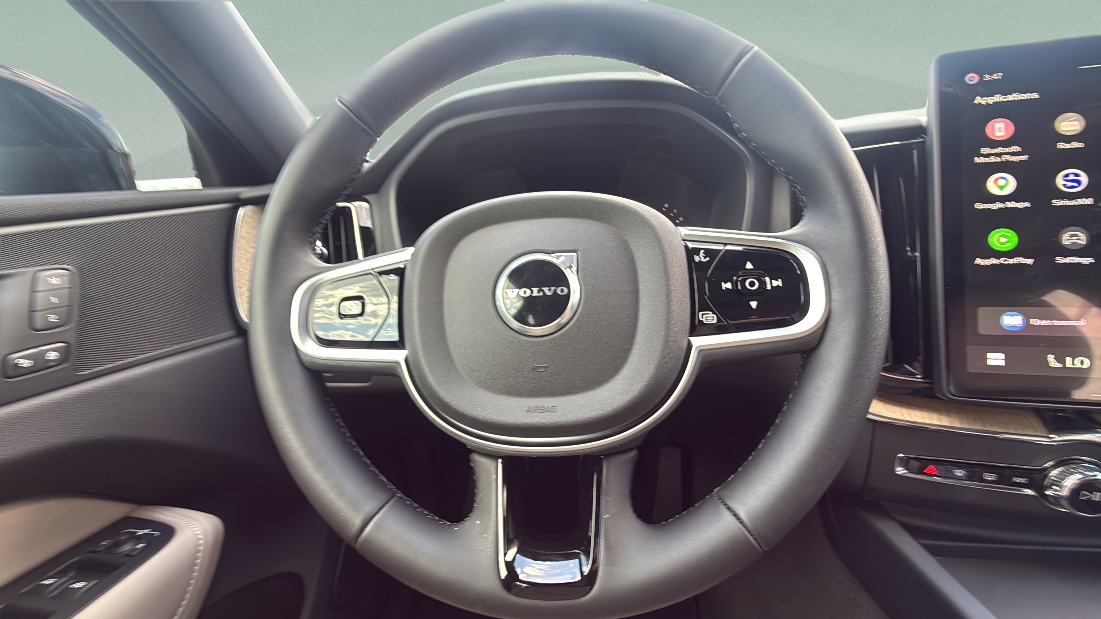 Used 2026 Volvo XC60 B5 Plus w/ Protection Package Premier AWD/4WD image 20