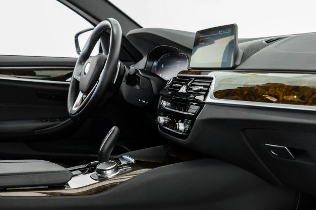 Used 2020 BMW 540i xDrive image 24