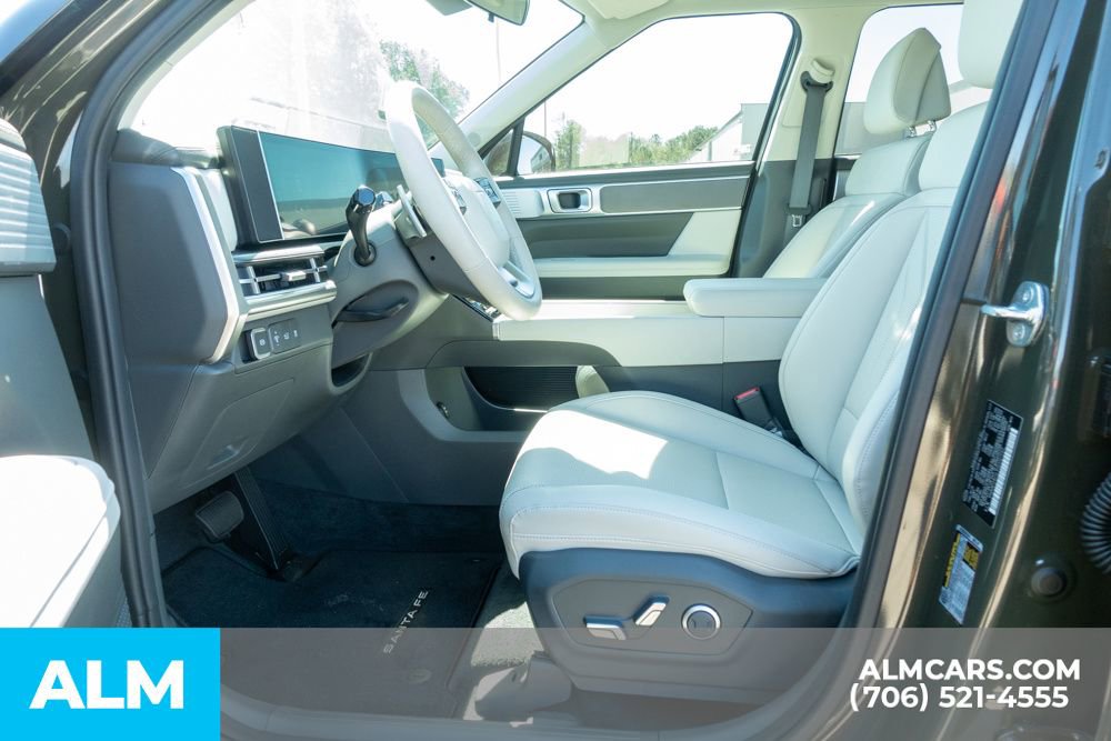 Used 2025 Hyundai Santa Fe SEL image 17