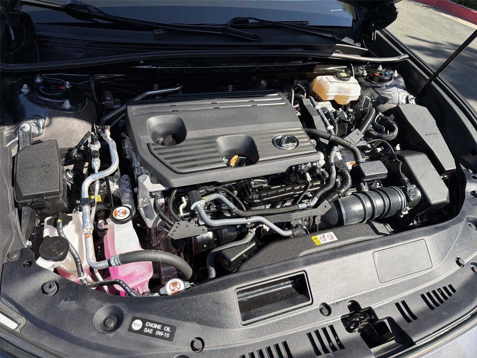 Used 2025 Lexus ES 300h w/ Premium Package FWD image 10