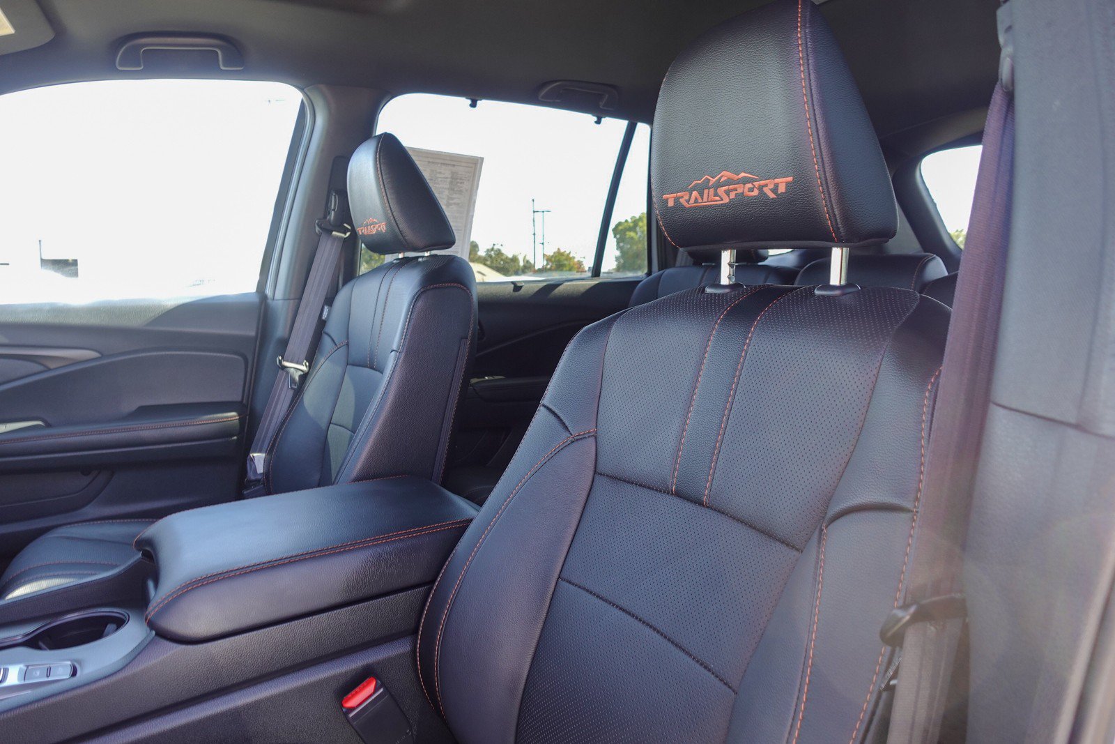 Used 2025 Honda Passport TrailSport image 11