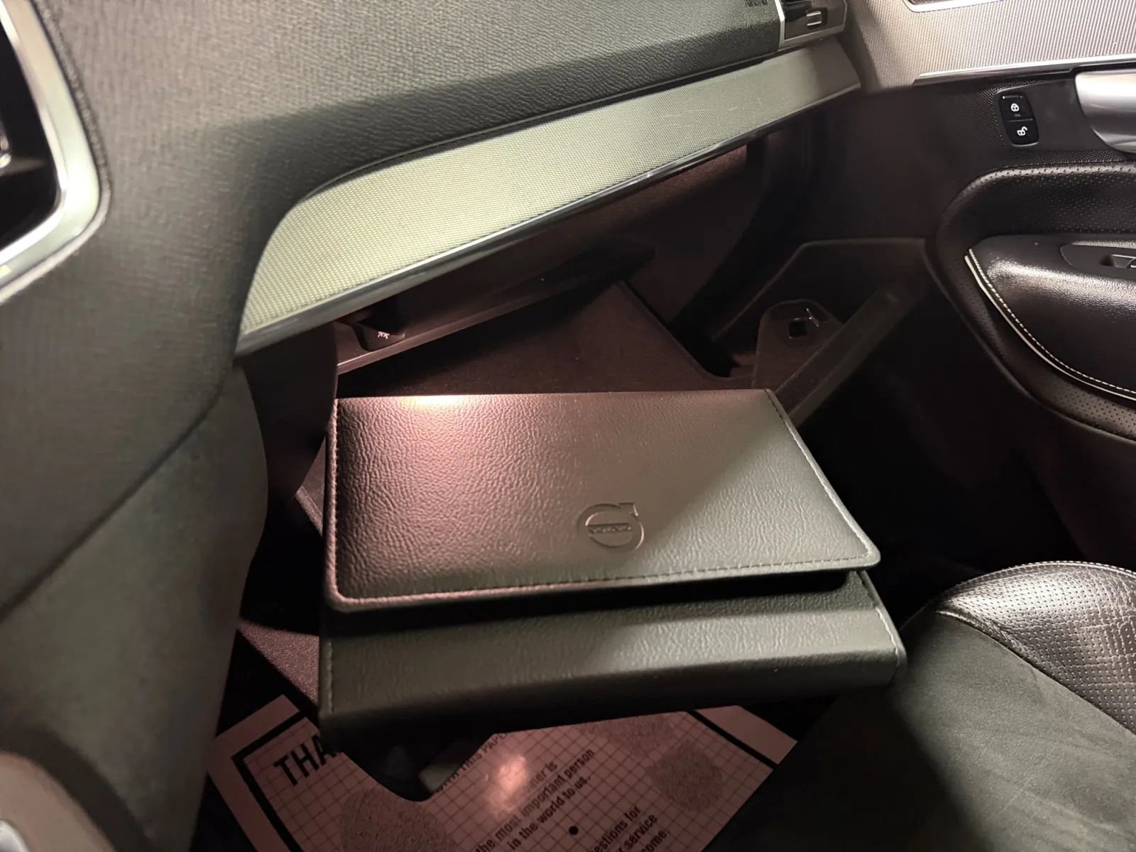 Used 2017 Volvo XC90 T6 R-Design w/ Vision Package image 34