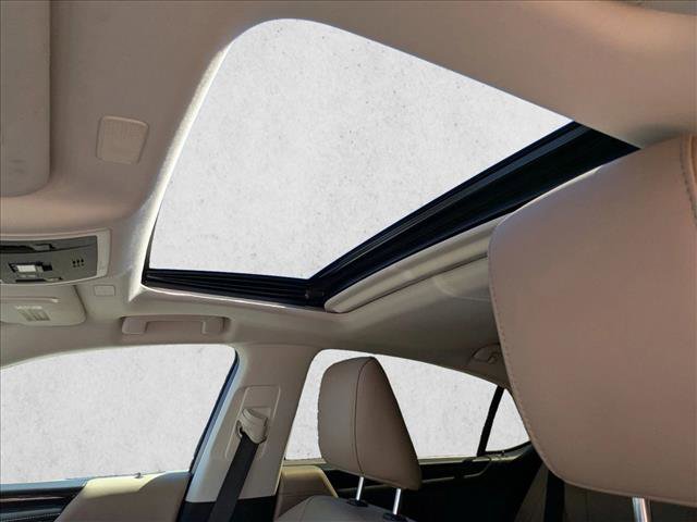 Used 2019 Lexus ES 300h w/ Accessory Package 2 image 16