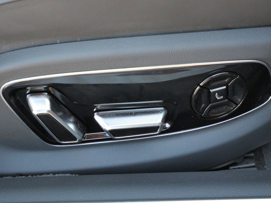 Used 2023 Audi S8 w/ S8 Comfort Plus Package image 16