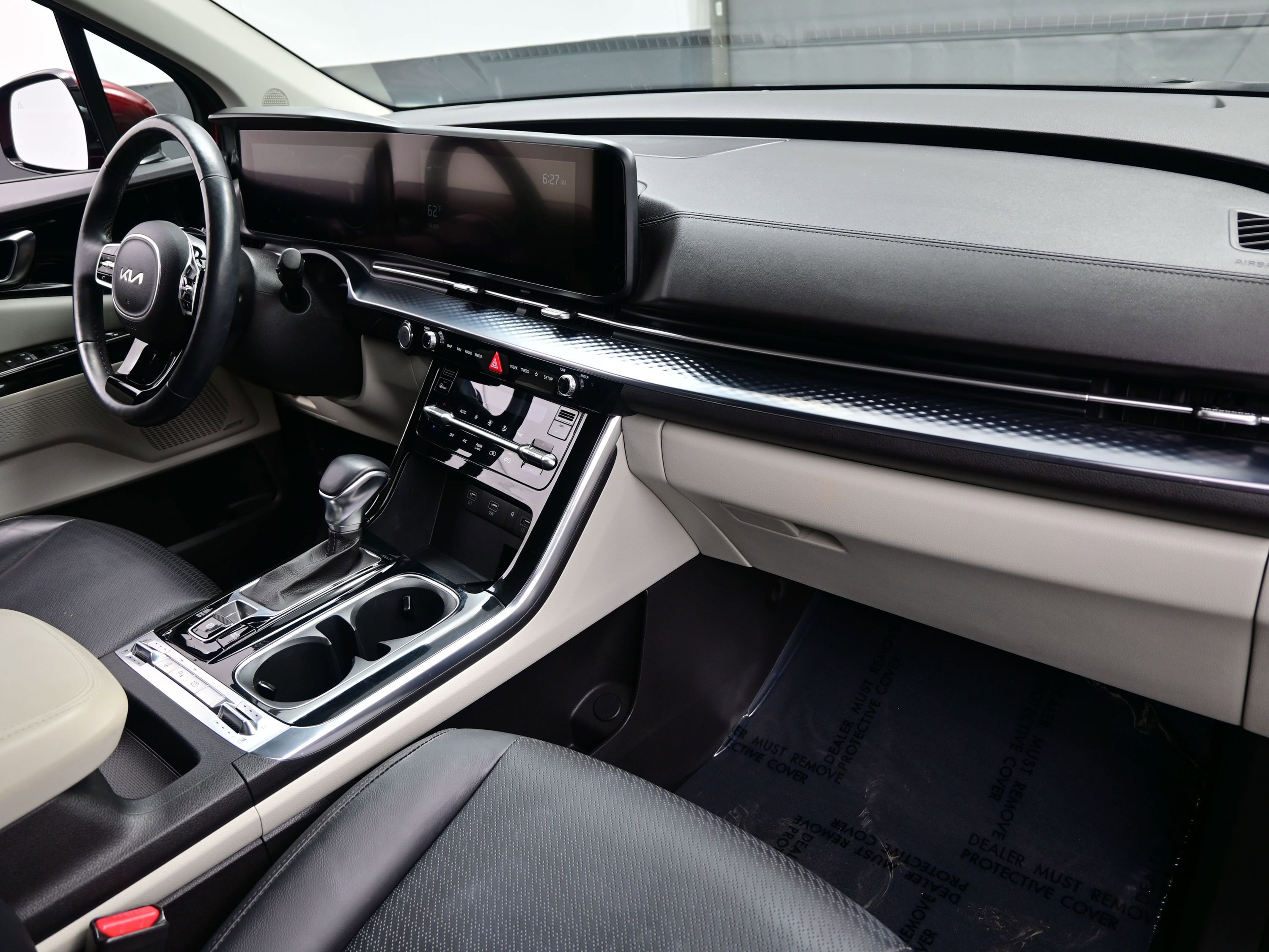 Used 2022 Kia Carnival SX Prestige image 15