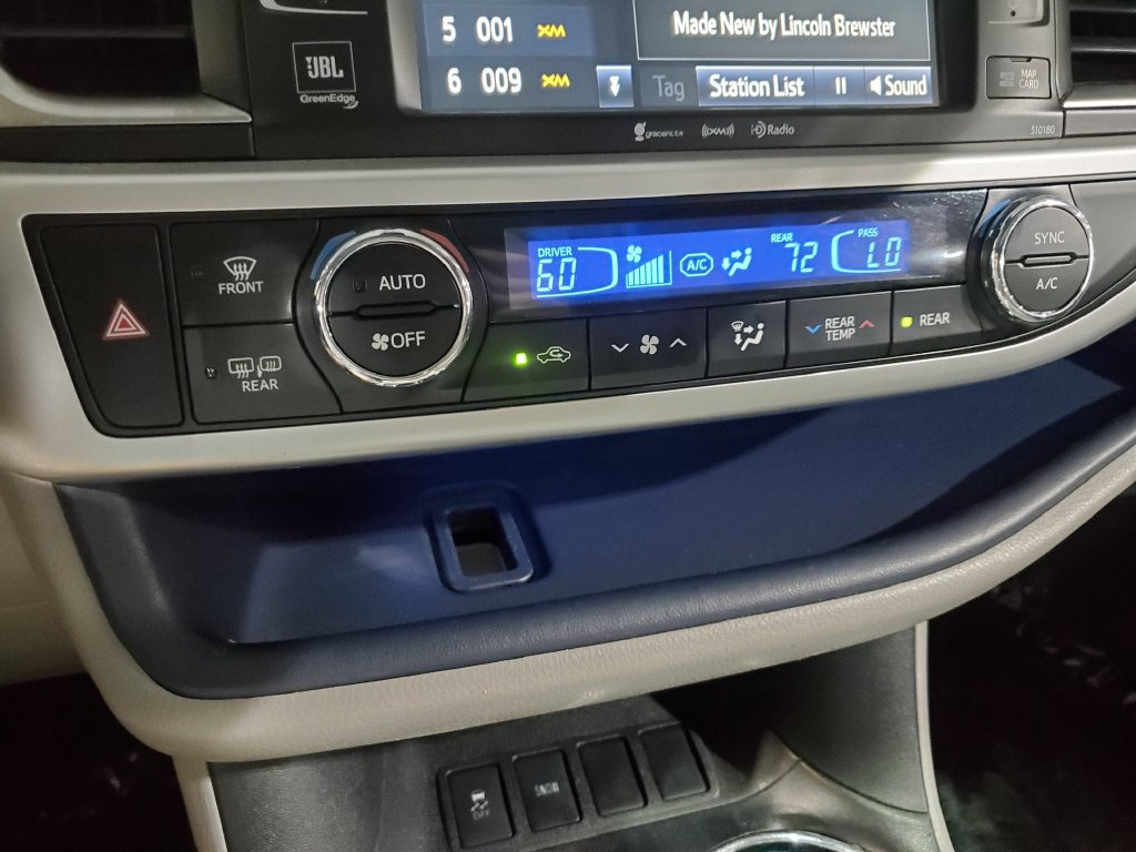 Used 2017 Toyota Highlander Limited FWD image 34