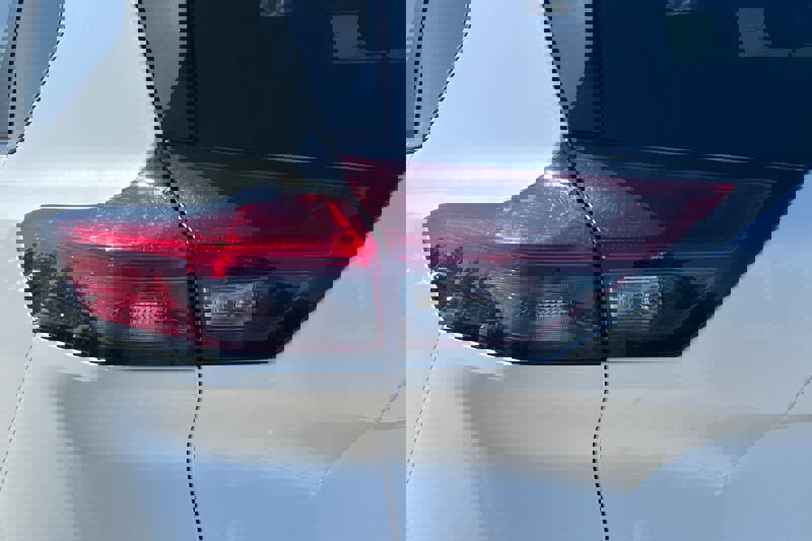 Used 2024 Nissan Rogue SV image 35