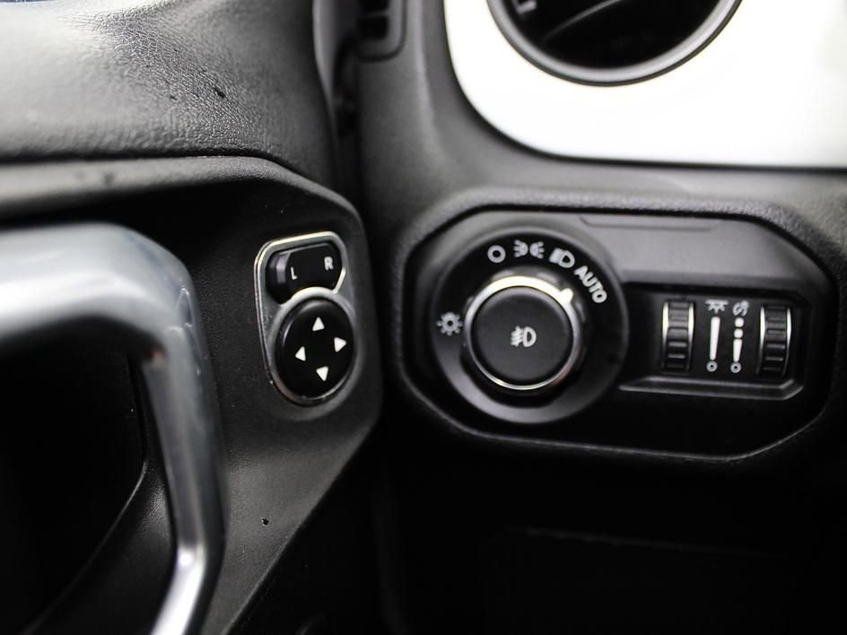 Used 2021 Jeep Wrangler Unlimited Sport AWD/4WD image 23