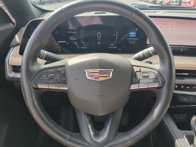 Used 2024 Cadillac XT4 Luxury w/ Cold Weather Package FWD image 32